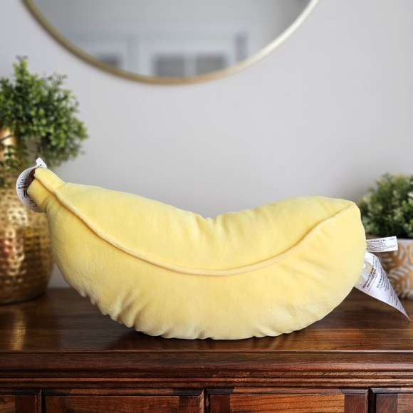 NWT Mochipuni Yellow Big Banana Super Soft Cuddly Pillow, Japan Fruit Plush Toy - Picture 1 of 10
